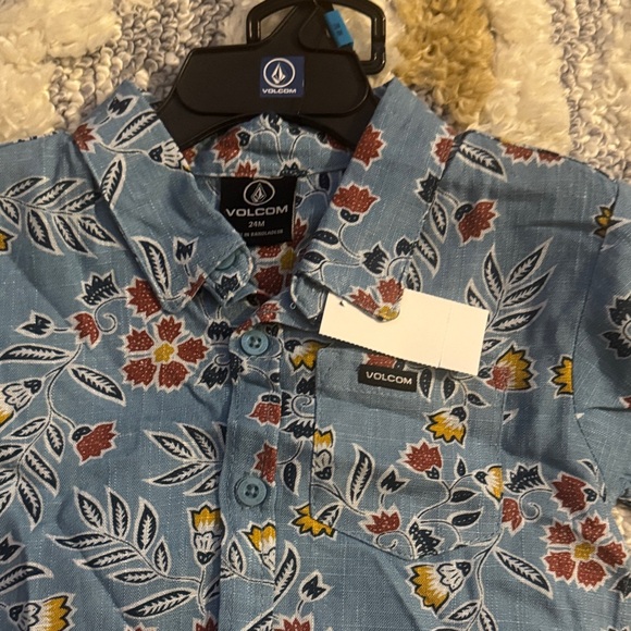 Volcom Set - Picture 2 of 5